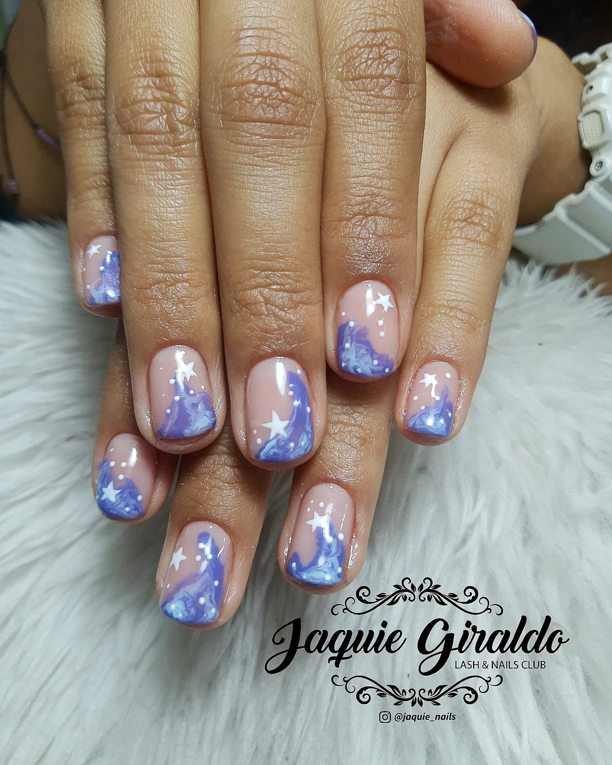Esmaltado semipermanente sobre uña natural